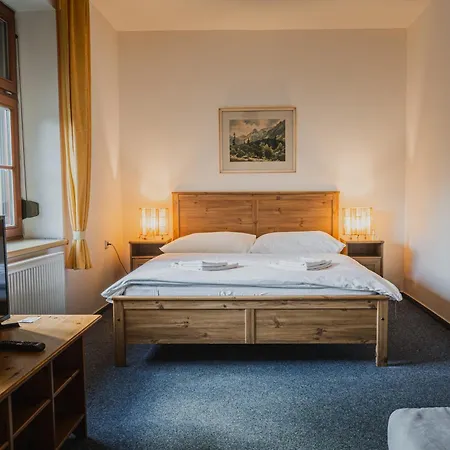 Hotel Ruzove Udoli Pivonín