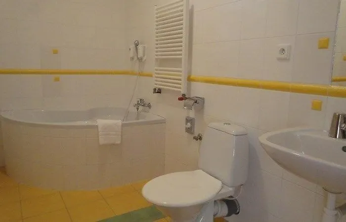 Ruzove Udoli Hotel Pivonín