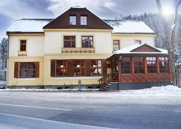 Hotel Ruzove Udoli Pivonín